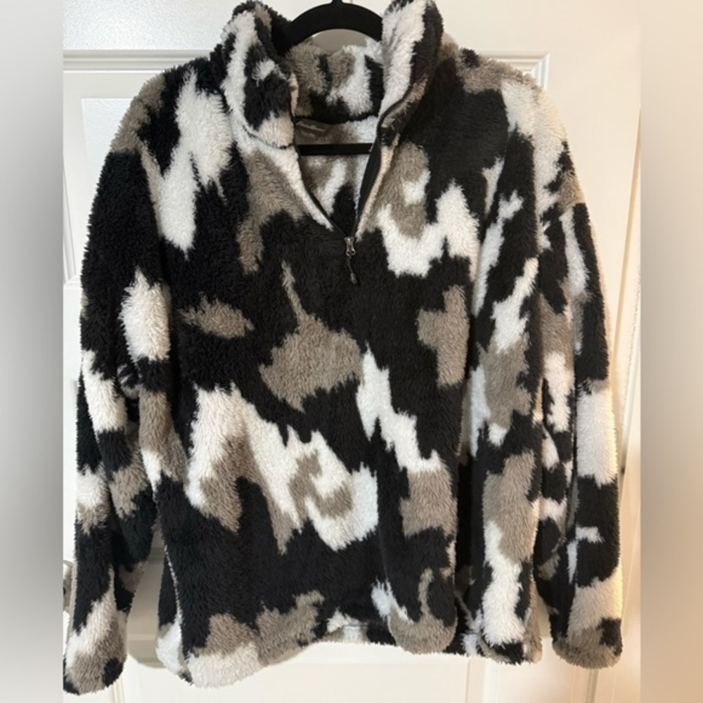 Eddie Bauer Black, White, and Taupe Zip Neck
